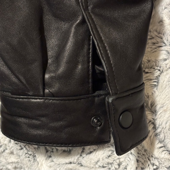 Covington Men's Classic Black Bomber Jacket - Picture 10 of 16